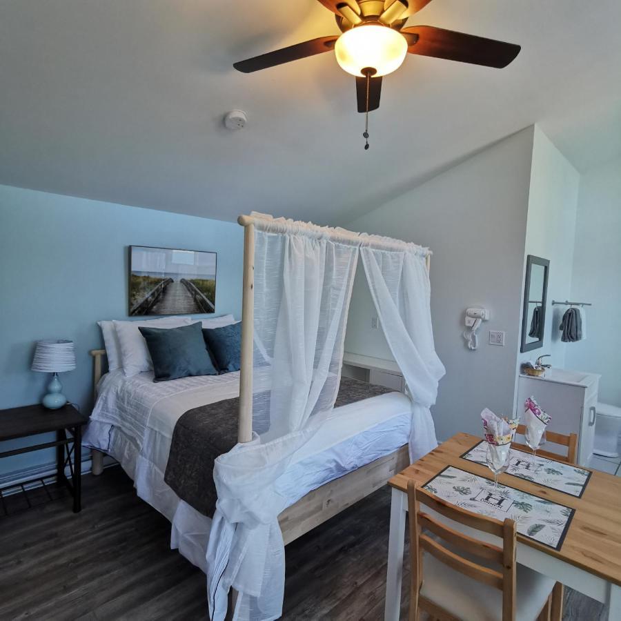Knotty Pine Ocean Front Suite - Adults Only Ingonish Buitenkant foto
