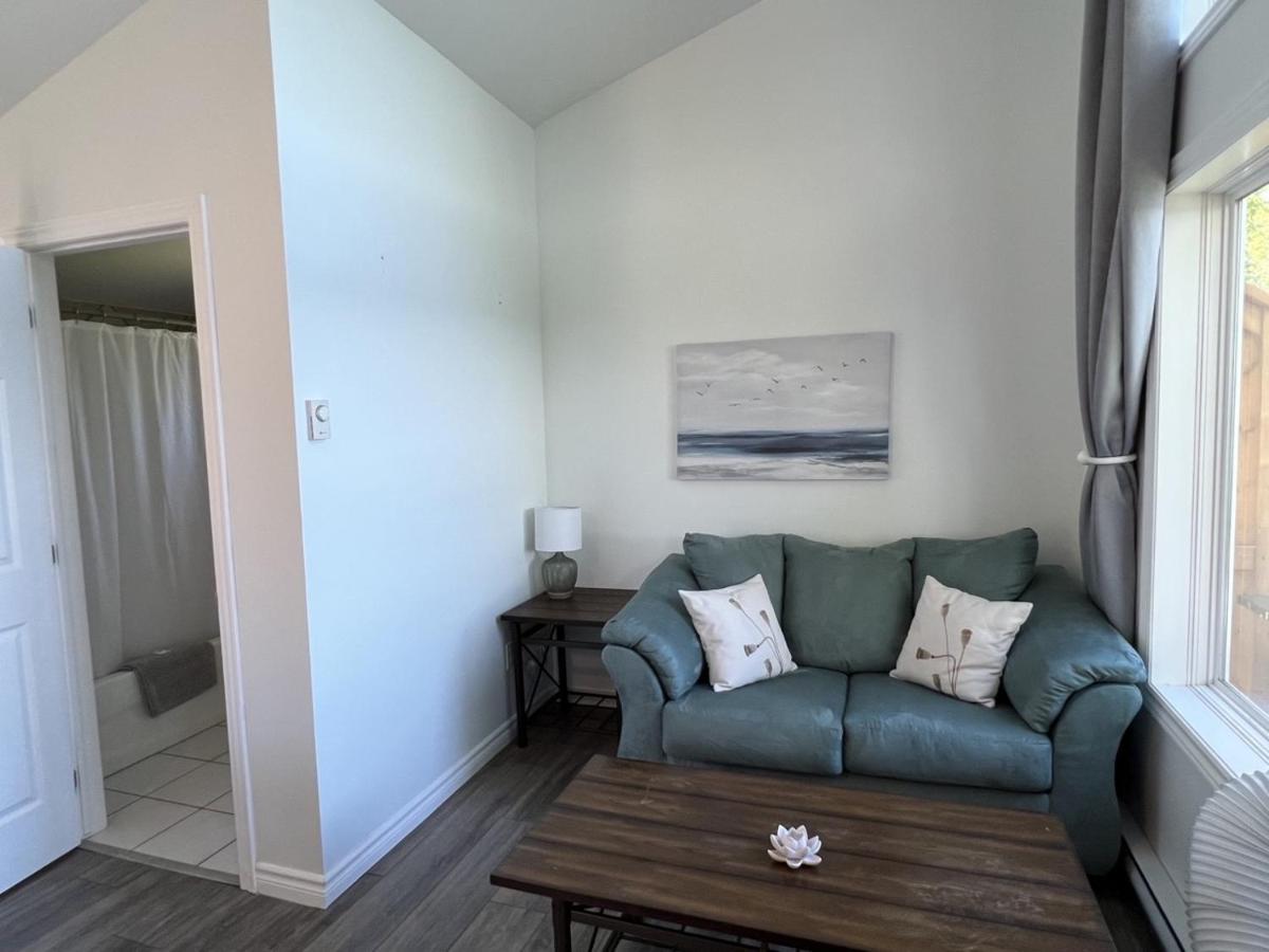 Knotty Pine Ocean Front Suite - Adults Only Ingonish Buitenkant foto